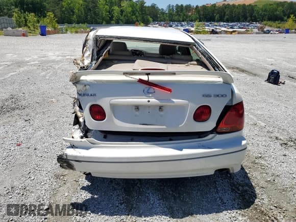 ✅ 2004 Lexus GS 300 • VIN: JT8BD69S140201785 • Lot: 57603175. Wystawiony na Copart z przebiegiem 301 514 mil. Bezpłatny archiwum sprzedaży aukcyjnych z USA i szczegółowy raport historii pojazdu na DreamBid. Zdjęcie 6.