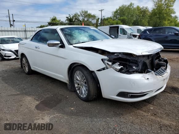 ✅ 2011 Chrysler 200 Limited • VIN: 1C3BC7EG3BN623704 • Lot: 71818245. Listed on Copart with Not provided. Free auction sales archive from the USA and detailed vehicle history report at DreamBid. Image 4.