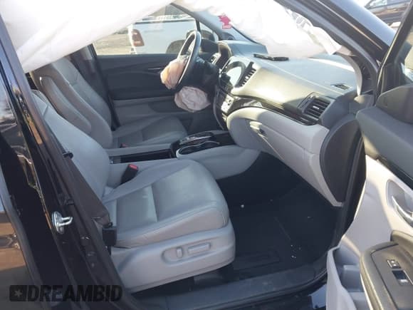 ✅ 2019 Honda Pilot Touring 7-Passenger • VIN: 5FNYF6H65KB061796 • Lot: 41650857. Wystawiony na IAAI z przebiegiem 122 417 mil. Bezpłatny archiwum sprzedaży aukcyjnych z USA i szczegółowy raport historii pojazdu na DreamBid. Zdjęcie 5.