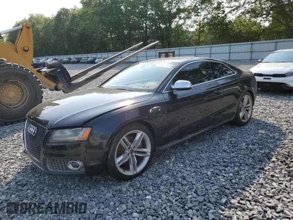 ✅ 2011 Audi S5 Prestige • VIN: WAUVVAFR8BA084274 • Lot: 59582985. Listed on Copart with 109,862 mi. Free auction sales archive from the USA and detailed vehicle history report at DreamBid. Image 1.