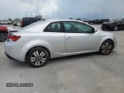 ✅ 2013 Kia Forte EX • VIN: KNAFU6A25D5654709 • Lot: 63754965. Wystawiony na Copart z przebiegiem 156 215 mil. Bezpłatny archiwum sprzedaży aukcyjnych z USA i szczegółowy raport historii pojazdu na DreamBid. Zdjęcie 3.