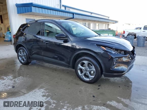 ✅ 2025 Ford Escape ST-Line Select • VIN: 1FMCU9NA7SUB23759 • Лот: 92727315. Опубликован ранее на Copart с пробегом 21 030 миль. Бесплатный доступ к архиву аукционных продаж из США и подробный отчёт об истории автомобиля на DreamBid. Изображение 4.