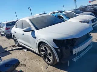 ✅ 2021 Audi e-tron Premium • VIN: WA11AAGEXMB001251 • Lot: 41363257. Wystawiony na IAAI z przebiegiem 57 350 mil. Bezpłatny archiwum sprzedaży aukcyjnych z USA i szczegółowy raport historii pojazdu na DreamBid. Zdjęcie 1.