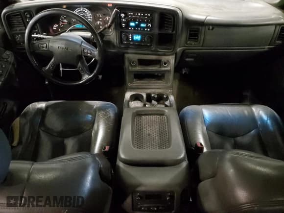 ✅ 2006 GMC Sierra 1500HD SLE1 • VIN: 1GTGK13U16F241116 • Lot: 65703805. Wystawiony na Copart z przebiegiem 253 363 mil. Bezpłatny archiwum sprzedaży aukcyjnych z USA i szczegółowy raport historii pojazdu na DreamBid. Zdjęcie 8.