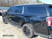 ✅ 2022 Chevrolet Suburban Premier • VIN: 1GNSKFKD5NR344147 • Lot: 41358509. Wystawiony na IAAI z przebiegiem 41 046 mil. Bezpłatny archiwum sprzedaży aukcyjnych z USA i szczegółowy raport historii pojazdu na DreamBid. Zdjęcie 14.
