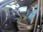 2020 Chevrolet Silverado 3500HD High Country z VIN 1GC4YVEYXLF105443, wystawiony jako Copart lot #91819785 z przebiegiem 76 561 mil mil oraz Szkoda całkowita • Salvage title. Historia ofert i sprzedaży dostępna na DreamBid. Obrazek 7.