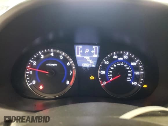 ✅ 2016 Hyundai Accent SE • VIN: KMHCT4AE2GU095326 • Lot: 73096744. Wystawiony na Copart z przebiegiem 139 041 mil. Bezpłatny archiwum sprzedaży aukcyjnych z USA i szczegółowy raport historii pojazdu na DreamBid. Zdjęcie 9.