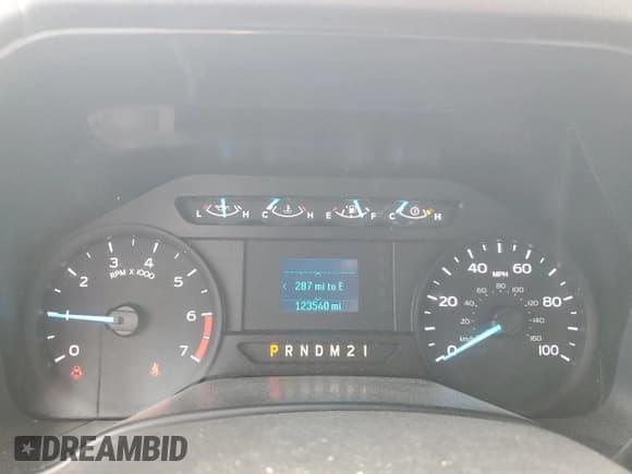 ✅ 2018 Ford F-250 XL • VIN: 1FDBF2B60JEC06830 • Lot: 84163034. Listed on Copart with 123,540 mi. Free auction sales archive from the USA and detailed vehicle history report at DreamBid. Image 9.