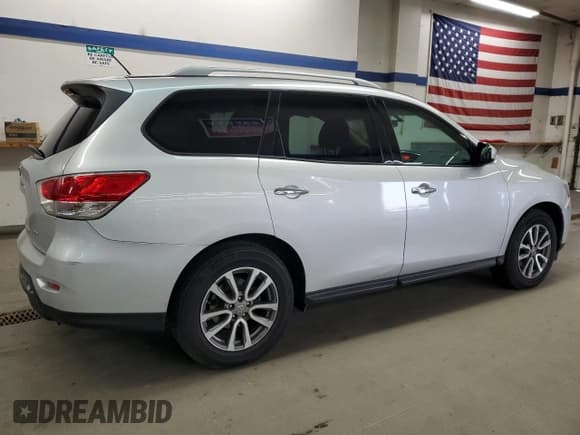 ✅ 2016 Nissan Pathfinder S • VIN: 5N1AR2MM6GC604921 • Lot: 93677215. Listed on Copart with 102,351 mi. Free auction sales archive from the USA and detailed vehicle history report at DreamBid. Image 3.