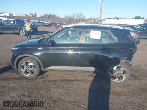 ✅ 2024 Hyundai Venue SEL • VIN: KMHRC8A32RU283492 • Lot: 41759262. Listed on IAAI with 18,853 mi. Free auction sales archive from the USA and detailed vehicle history report at DreamBid. Image 14.