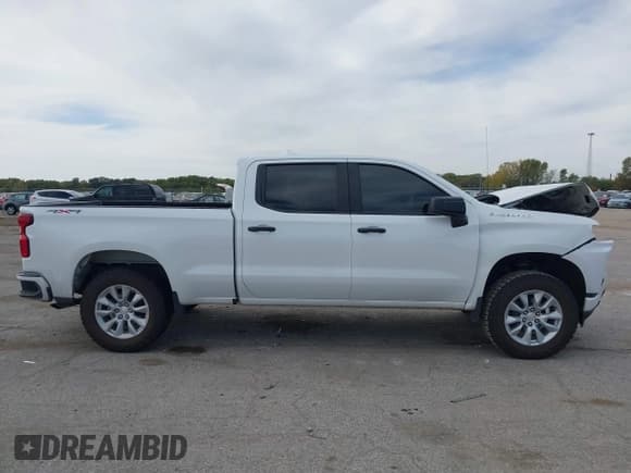 ✅ 2019 Chevrolet Silverado 1500 Custom • VIN: 3GCPYBEH9KG272384 • Lot: 43517092. Wystawiony na IAAI z przebiegiem 85 113 mil. Bezpłatny archiwum sprzedaży aukcyjnych z USA i szczegółowy raport historii pojazdu na DreamBid. Zdjęcie 13.