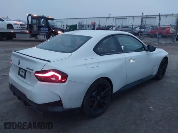 ✅ 2023 BMW 2 Series M240i xDrive • VIN: 3MW53CM09P8D55741 • Lot: 41157099. Listed on IAAI with 33,381 mi. Free auction sales archive from the USA and detailed vehicle history report at DreamBid. Image 4.