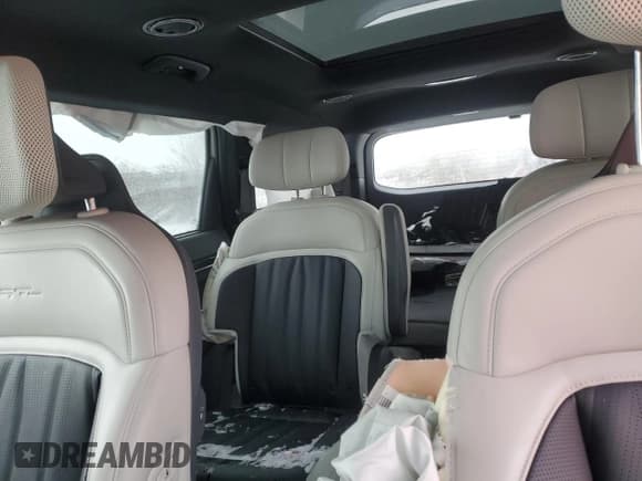 ✅ 2024 Kia EV9 GT-Line • VIN: KNDAEFS59R6040556 • Lot: 43014075. Wystawiony na Copart z przebiegiem Nie podano. Bezpłatny archiwum sprzedaży aukcyjnych z USA i szczegółowy raport historii pojazdu na DreamBid. Zdjęcie 10.