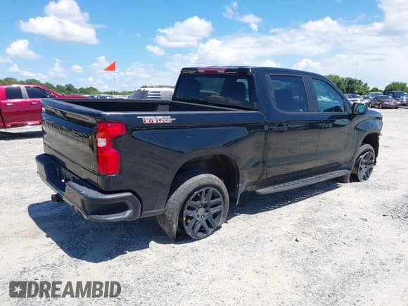 ✅ 2022 Chevrolet Silverado 1500 LT Trail Boss • VIN: 1GCPYFED0NZ236995 • Lot: 42514111. Wystawiony na IAAI z przebiegiem 53 377 mil. Bezpłatny archiwum sprzedaży aukcyjnych z USA i szczegółowy raport historii pojazdu na DreamBid. Zdjęcie 4.