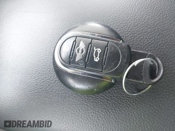 ✅ 2017 MINI Countryman Cooper • VIN: WMZYS7C30H3E06532 • Лот: 42636219. Опубликован ранее на IAAI с пробегом 160 724 миль. Бесплатный доступ к архиву аукционных продаж из США и подробный отчёт об истории автомобиля на DreamBid. Изображение 11.