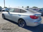 ✅ 2018 BMW 3 Series 330i xDrive • VIN: WBA8Z9C5XJG828566 • Lot: 42701920. Wystawiony na IAAI z przebiegiem 97 760 mil. Bezpłatny archiwum sprzedaży aukcyjnych z USA i szczegółowy raport historii pojazdu na DreamBid. Zdjęcie 3.
