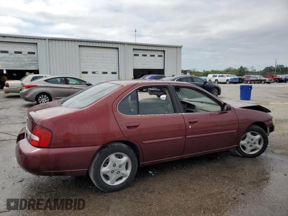 ✅ 2000 Nissan Altima XE • VIN: 1N4DL01D9YC194523 • Lot: 71718085. Listed on Copart with 105,485 mi. Free auction sales archive from the USA and detailed vehicle history report at DreamBid. Image 3.