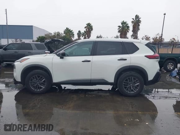 ✅ 2021 Nissan Rogue S • VIN: 5N1AT3AAXMC779850 • Lot: 43664771. Wystawiony na IAAI z przebiegiem 36 909 mil. Bezpłatny archiwum sprzedaży aukcyjnych z USA i szczegółowy raport historii pojazdu na DreamBid. Zdjęcie 15.