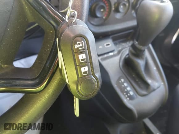 ✅ 2021 Ram ProMaster City Cargo Tradesman • VIN: ZFBHRFAB6M6U15387 • Lot: 43547964. Wystawiony na IAAI z przebiegiem 167 878 mil. Bezpłatny archiwum sprzedaży aukcyjnych z USA i szczegółowy raport historii pojazdu na DreamBid. Zdjęcie 11.