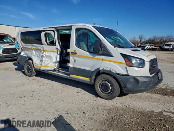✅ 2018 Ford Transit Passenger XL • VIN: 1FBZX2ZM2JKB36502 • Lot: 94441595. Wystawiony na Copart z przebiegiem 70 311 mil. Bezpłatny archiwum sprzedaży aukcyjnych z USA i szczegółowy raport historii pojazdu na DreamBid. Zdjęcie 4.