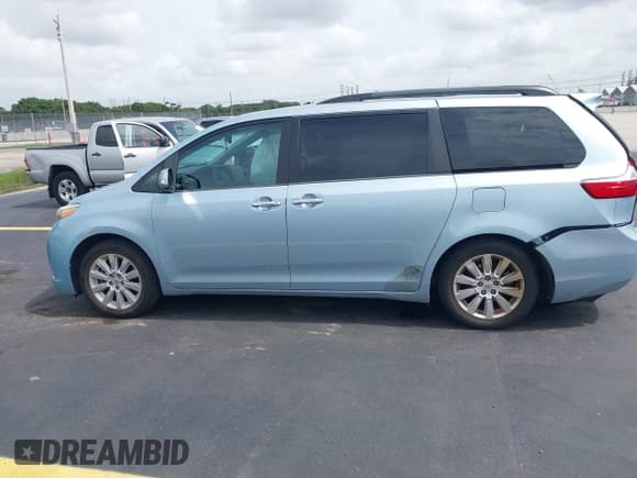 ✅ 2015 Toyota Sienna Limited • VIN: 5TDDK3DC0FS127743 • Lot: 42446949. Listed on IAAI with 63,026 mi. Free auction sales archive from the USA and detailed vehicle history report at DreamBid. Image 14.