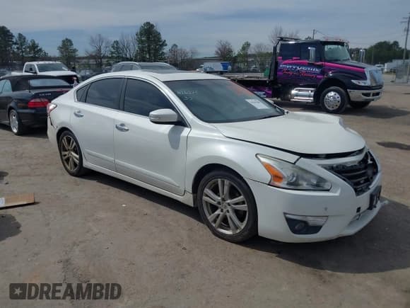 ✅ 2015 Nissan Altima SL • VIN: 1N4BL3AP1FC448712 • Lot: 41834580. Listed on IAAI with 165,633 mi. Free auction sales archive from the USA and detailed vehicle history report at DreamBid. Image 1.