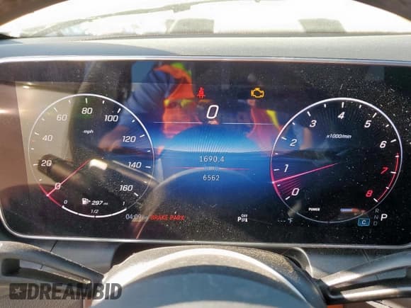 ✅ 2025 Mercedes-Benz GLC 300 • VIN: W1NKM4GBXSF293992 • Lot: 86258415. Listed on Copart with 6,562 mi. Free auction sales archive from the USA and detailed vehicle history report at DreamBid. Image 9.