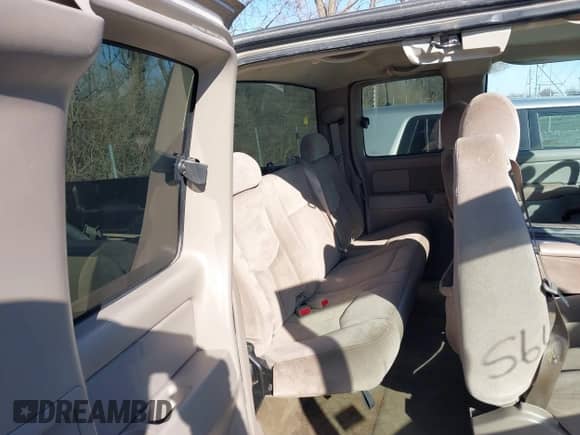 2006 GMC Sierra 1500 Work Truck with VIN 1GTEK19B76E119640, listed as a IAAI auction lot 41456475 with 212,634 mi miles and . Bid and sale history available at DreamBid. Image 8.