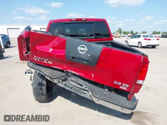 ✅ 2006 Nissan Titan SE • VIN: 1N6BA07A46N509974 • Lot: 42947472. Wystawiony na IAAI z przebiegiem 240 382 mil. Bezpłatny archiwum sprzedaży aukcyjnych z USA i szczegółowy raport historii pojazdu na DreamBid. Zdjęcie 16.