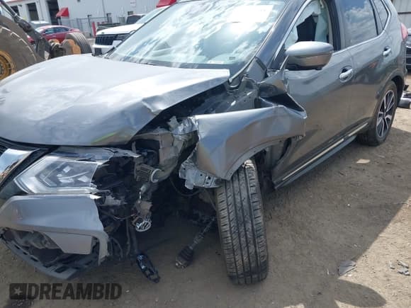 ✅ 2017 Nissan Rogue SL • VIN: JN8AT2MV9HW018040 • Лот: 42363401. Опубликован ранее на IAAI с пробегом 76 020 миль. Бесплатный доступ к архиву аукционных продаж из США и подробный отчёт об истории автомобиля на DreamBid. Изображение 6.