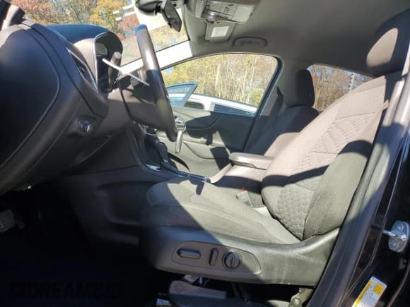 ✅ 2021 Chevrolet Equinox LT • VIN: 2GNAXUEV7M6131197 • Lot: 91320315. Listed on Copart with 124,626 mi. Free auction sales archive from the USA and detailed vehicle history report at DreamBid. Image 7.