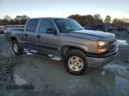 ✅ 2006 Chevrolet Silverado 1500 LT1 • VIN: 2GCEK13T061216701 • Лот: 90572725. Опубликован ранее на Copart с пробегом 247 359 миль. Бесплатный доступ к архиву аукционных продаж из США и подробный отчёт об истории автомобиля на DreamBid. Изображение 4.