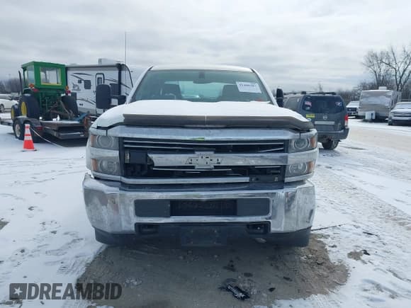 ✅ 2015 Chevrolet Silverado 2500HD Work Truck • VIN: 1GC1KUEG6FF141981 • Лот: 41480387. Опубликован ранее на IAAI с пробегом 267 557 миль. Бесплатный доступ к архиву аукционных продаж из США и подробный отчёт об истории автомобиля на DreamBid. Изображение 12.