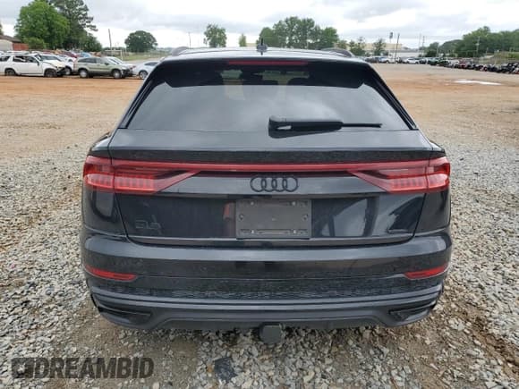 ✅ 2020 Audi Q8 Prestige • VIN: WA1FVAF10LD010147 • Лот: 58585515. Опубликован ранее на Copart с пробегом 41 027 миль. Бесплатный доступ к архиву аукционных продаж из США и подробный отчёт об истории автомобиля на DreamBid. Изображение 6.