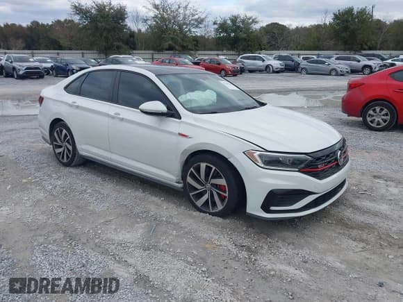 ✅ 2020 Volkswagen Jetta S • VIN: 3VW6T7BU8LM058477 • Лот: 41504769. Опубликован ранее на IAAI с пробегом 121 419 миль. Бесплатный доступ к архиву аукционных продаж из США и подробный отчёт об истории автомобиля на DreamBid. Изображение 1.