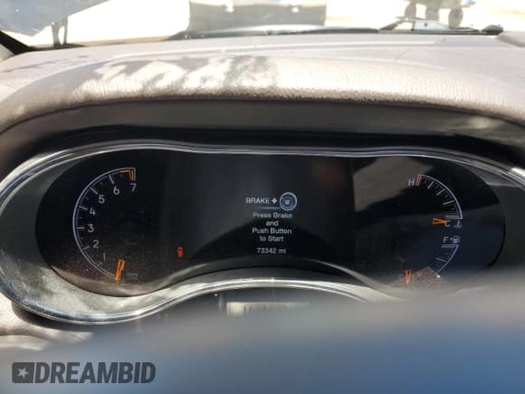 ✅ 2019 Jeep Grand Cherokee Overland • VIN: 1C4RJFCG7KC709686 • Lot: 57207255. Listed on Copart with 73,342 mi. Free auction sales archive from the USA and detailed vehicle history report at DreamBid. Image 9.