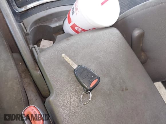 ✅ 2007 Jeep Commander Sport • VIN: 1J8HG48P87C647870 • Lot: 42185954. Listed on IAAI with 269,402 mi. Free auction sales archive from the USA and detailed vehicle history report at DreamBid. Image 11.