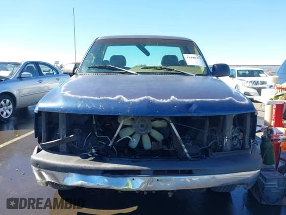 ✅ 1999 Chevrolet Silverado 1500 • VIN: 1GCEC14W8XE180939 • Lot: 43498397. Wystawiony na IAAI z przebiegiem 219 899 mil. Bezpłatny archiwum sprzedaży aukcyjnych z USA i szczegółowy raport historii pojazdu na DreamBid. Zdjęcie 6.