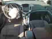 2013 Chevrolet Cruze 1LT z VIN 1G1PC5SB9D7329609, wystawiony jako Copart lot #68969835 z przebiegiem Nie podano mil oraz Szkoda całkowita • Salvage title. Historia ofert i sprzedaży dostępna na DreamBid. Obrazek 8.