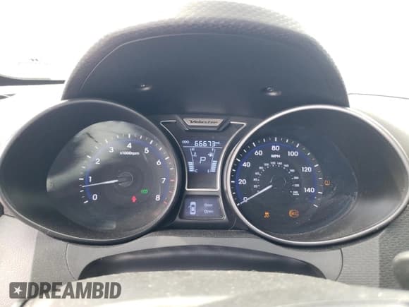 ✅ 2015 Hyundai Veloster Turbo • VIN: KMHTC6AE2FU216284 • Lot: 62455775. Wystawiony na Copart z przebiegiem 66 673 mil. Bezpłatny archiwum sprzedaży aukcyjnych z USA i szczegółowy raport historii pojazdu na DreamBid. Zdjęcie 9.