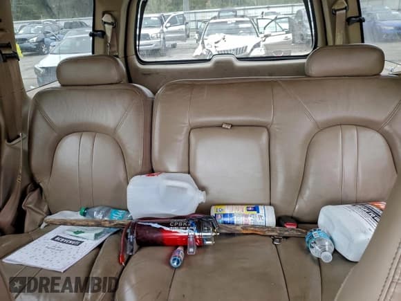 ✅ 2000 Ford Expedition Eddie Bauer • VIN: 1FMRU1763YLA95025 • Lot: 95664205. Listed on Copart with Not provided. Free auction sales archive from the USA and detailed vehicle history report at DreamBid. Image 10.