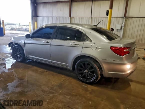 ✅ 2014 Chrysler 200 Touring • VIN: 1C3CCBBB9EN128752 • Lot: 93418985. Wystawiony na Copart z przebiegiem 149 441 mil. Bezpłatny archiwum sprzedaży aukcyjnych z USA i szczegółowy raport historii pojazdu na DreamBid. Zdjęcie 2.