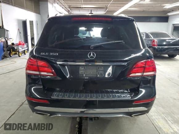 ✅ 2017 Mercedes-Benz GLE 350 • VIN: 4JGDA5HB8HA863499 • Lot: 82425115. Wystawiony na Copart z przebiegiem Nie podano. Bezpłatny archiwum sprzedaży aukcyjnych z USA i szczegółowy raport historii pojazdu na DreamBid. Zdjęcie 6.