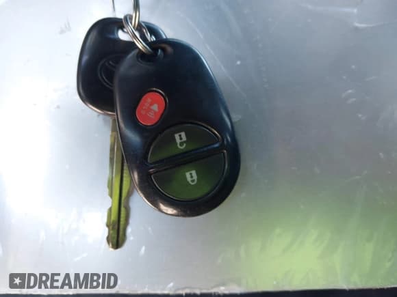 ✅ 2012 Toyota Tacoma PreRunner • VIN: 3TMKU4HN3CM032186 • Lot: 42328362. Wystawiony na IAAI z przebiegiem 261 734 mil. Bezpłatny archiwum sprzedaży aukcyjnych z USA i szczegółowy raport historii pojazdu na DreamBid. Zdjęcie 11.