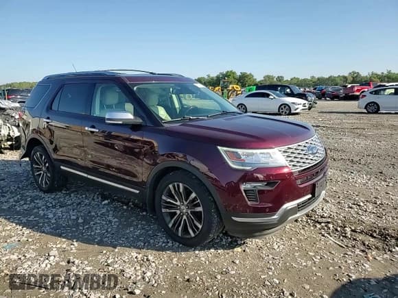 ✅ 2018 Ford Explorer Platinum • VIN: 1FM5K8HT3JGC70809 • Лот: 81845205. Опубликован ранее на Copart с пробегом 140 253 миль. Бесплатный доступ к архиву аукционных продаж из США и подробный отчёт об истории автомобиля на DreamBid. Изображение 14.