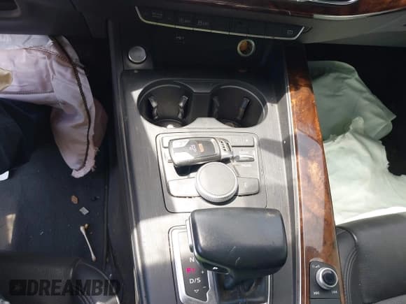 ✅ 2019 Audi A5 Sportback Premium • VIN: WAUANCF50KA054421 • Lot: 42933628. Wystawiony na IAAI z przebiegiem 64 835 mil. Bezpłatny archiwum sprzedaży aukcyjnych z USA i szczegółowy raport historii pojazdu na DreamBid. Zdjęcie 11.