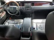 ✅ 2011 Lincoln Town Car Signature Limited • VIN: 2LNBL8CV4BX757294 • Lot: 69808014. Listed on Copart with 159,069 mi. Free auction sales archive from the USA and detailed vehicle history report at DreamBid. Image 8.