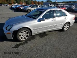 ✅ 2005 Mercedes-Benz C 240 • VIN: WDBRF81J75F677917 • Lot: 86313655. Listed on Copart with 121,888 mi. Free auction sales archive from the USA and detailed vehicle history report at DreamBid. Image 1.