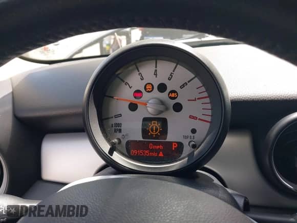 2011 MINI Hardtop with VIN WMWSU3C58BT093466, listed as a IAAI auction lot 42393759 with 91,535 mi miles and . Bid and sale history available at DreamBid. Image 7.