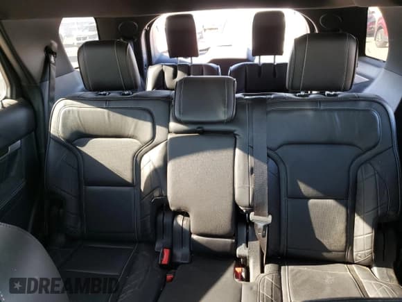 ✅ 2019 Ford Explorer Platinum • VIN: 1FM5K8HT1KGA66706 • Lot: 57698304. Wystawiony na Copart z przebiegiem 46 086 mil. Bezpłatny archiwum sprzedaży aukcyjnych z USA i szczegółowy raport historii pojazdu na DreamBid. Zdjęcie 10.
